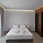Rose N Stone, King, Luxury Apartment Tínos